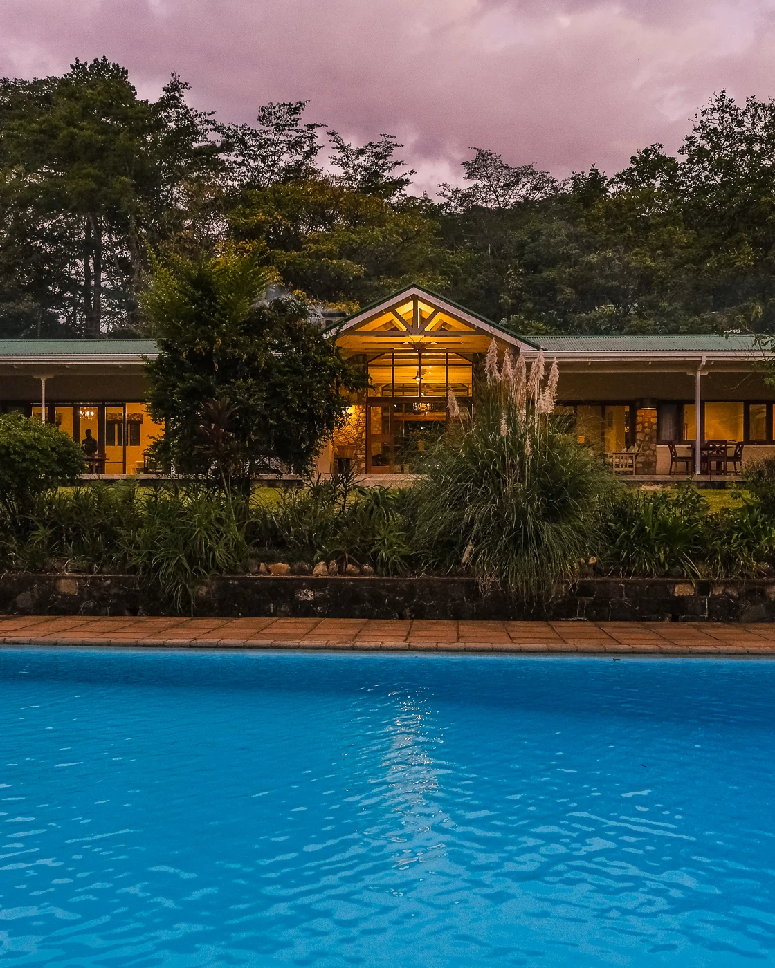 Aberfolye Lodge honde vallery — photograph 1