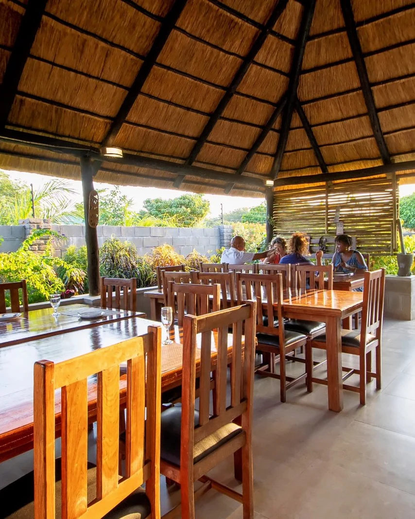 Dzimbahwe Guest Lodge — photograph 3