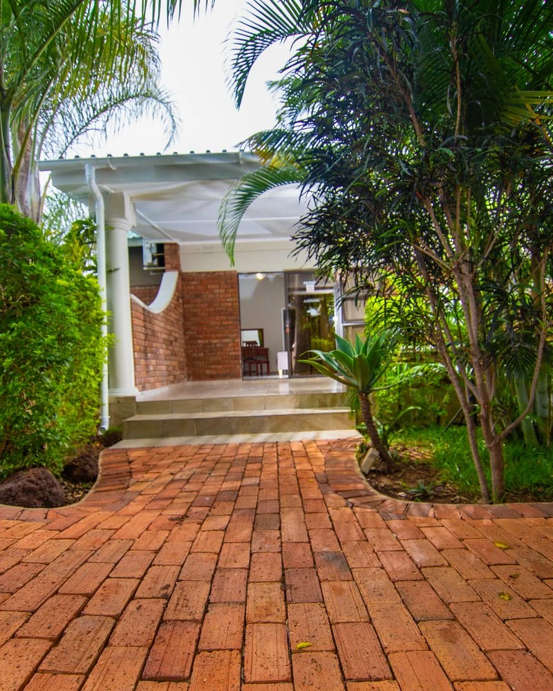 Dzimbahwe Guest Lodge — photograph 4