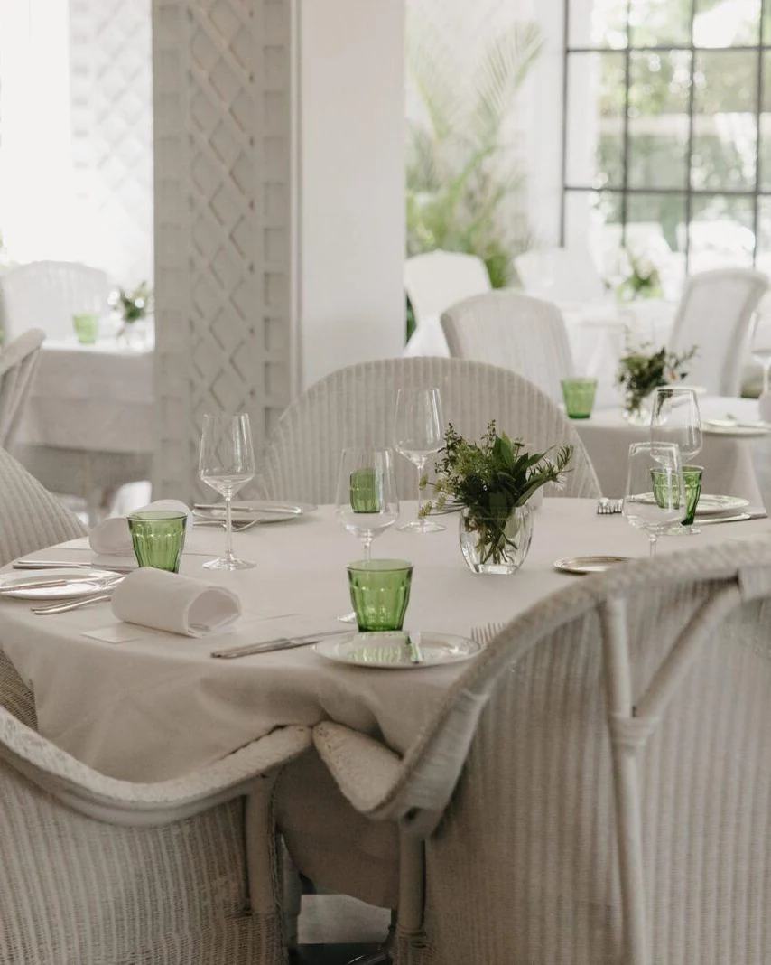 Le Lude Estate and Orangerie Restaurant — photograph 2