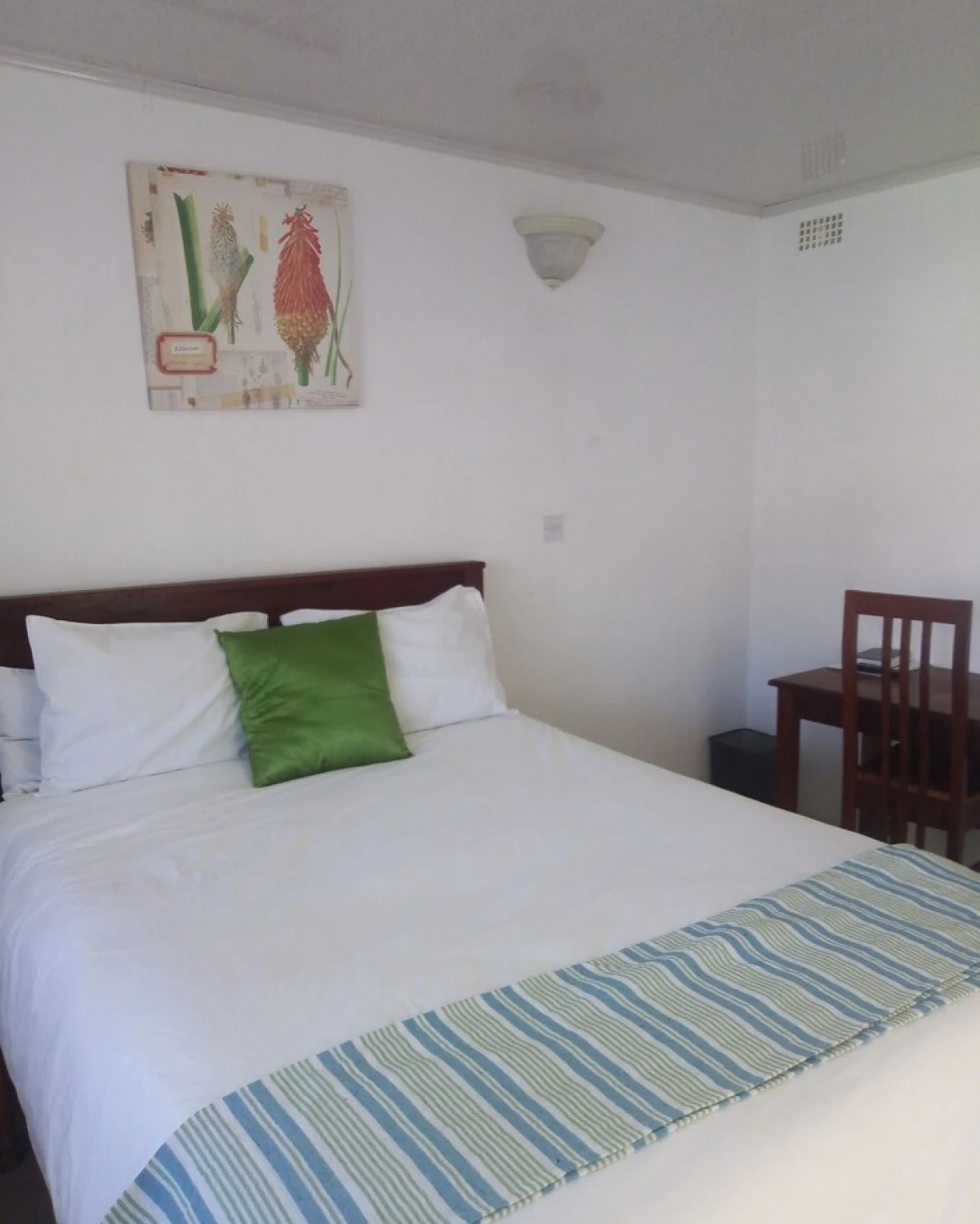 Little Rose Leaf Lodge — photograph 2