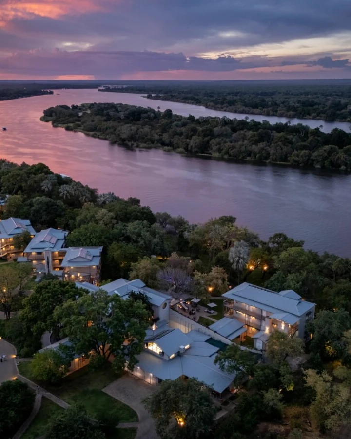 Palm River Hotel — photograph 1
