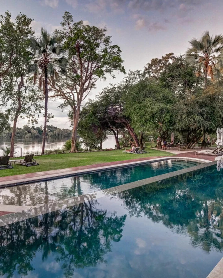 Palm River Hotel — photograph 2