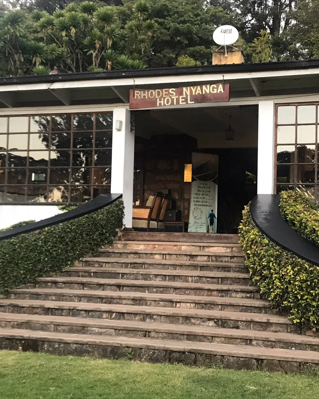 Rhodes Nyanga Hotel — photograph 2