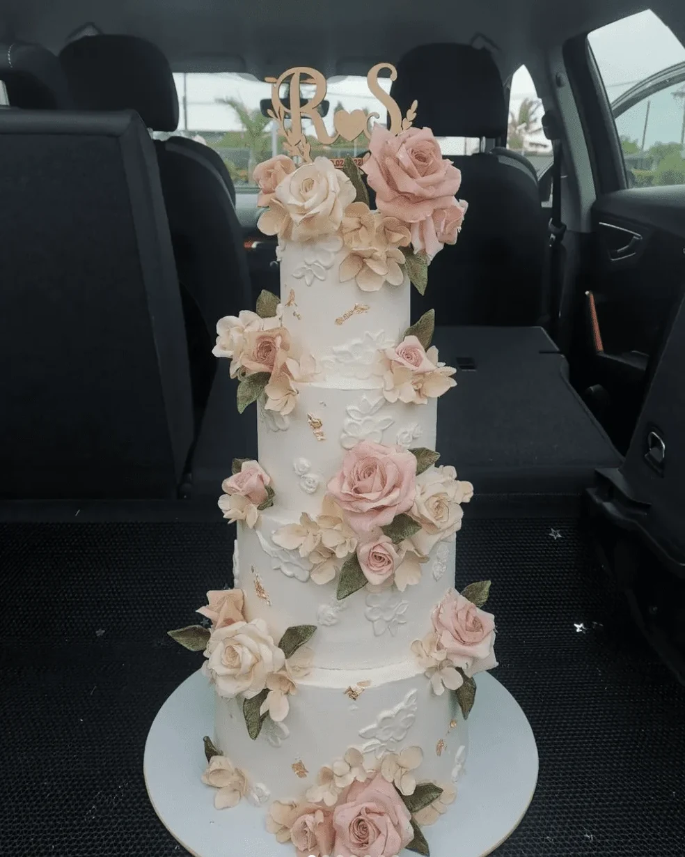Shareeza Wedding Cakes — photograph 3