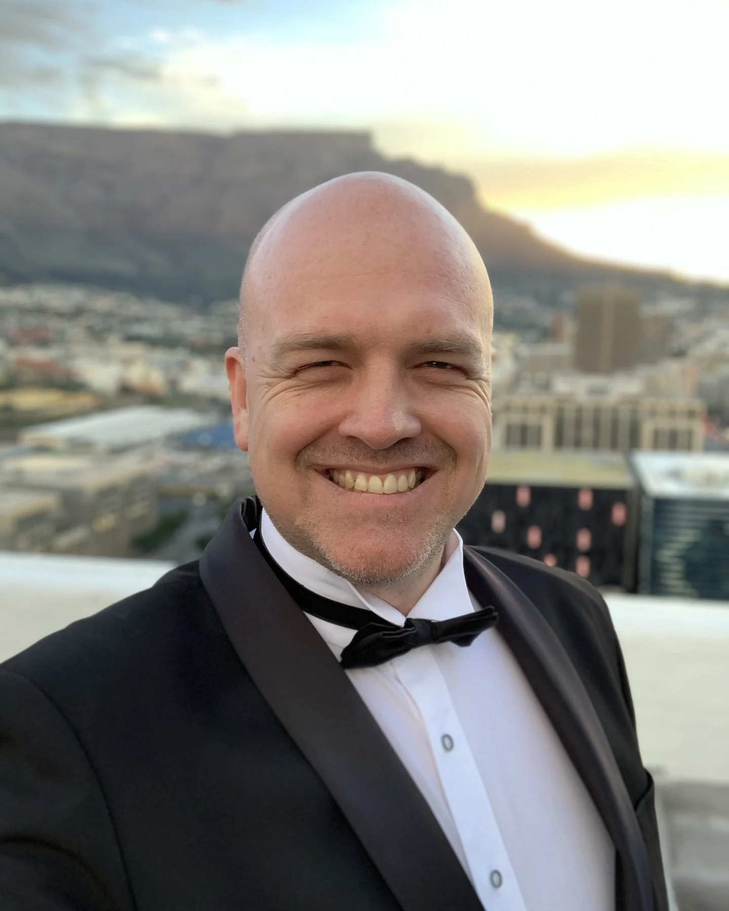 Singing, Swinging MC — photograph 4